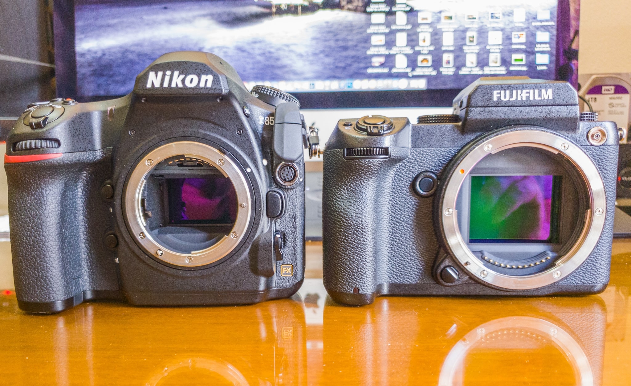 sensor size Nikon D850 vs Fujifilm gfx50s